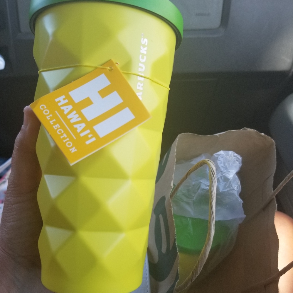 🍍Exclusive Starbucks Hawaii Pineapple Tumbler🌴 - Picture 2 of 6